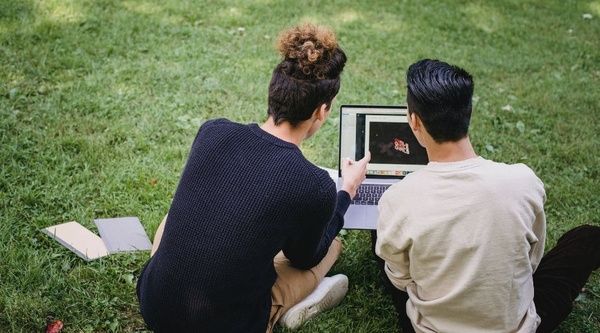 新加坡国立大学图书馆为学生提供了丰富的学习资源和高效的使用指南。本文详细介绍了图书馆的服务项目、借阅流程以及研究支持。通过合理利用图书馆设施，学生能够大幅提升学习效率，更好地完成学业任务和科研项目，为今后的发展打下坚实基础。